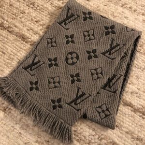 Louis Vuitton wool scarf